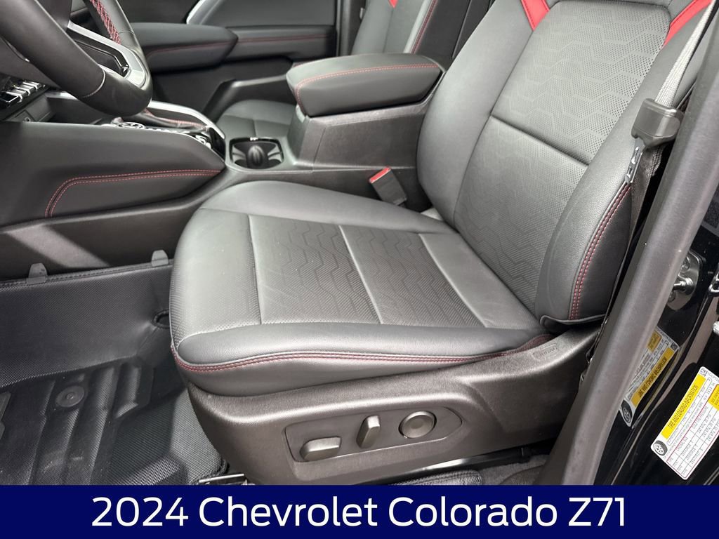 Used 2024 Chevrolet Colorado Z71 w/ Z71 Convenience Package 2 image 13