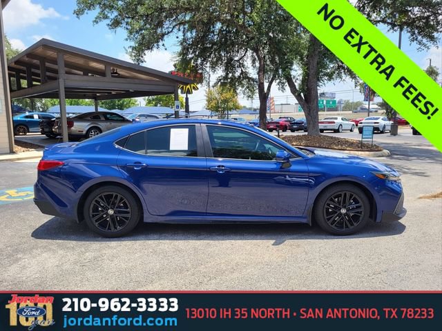 Used 2025 Toyota Camry SE w/ Convenience Package FWD image 6