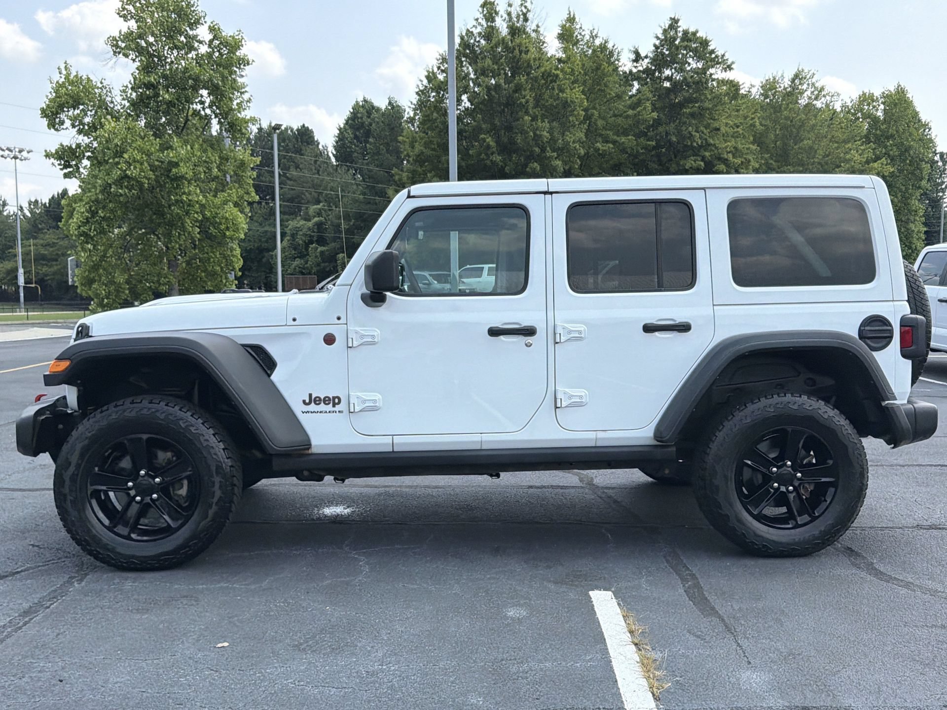 Used 2023 Jeep Wrangler Unlimited Rubicon AWD/4WD image 22