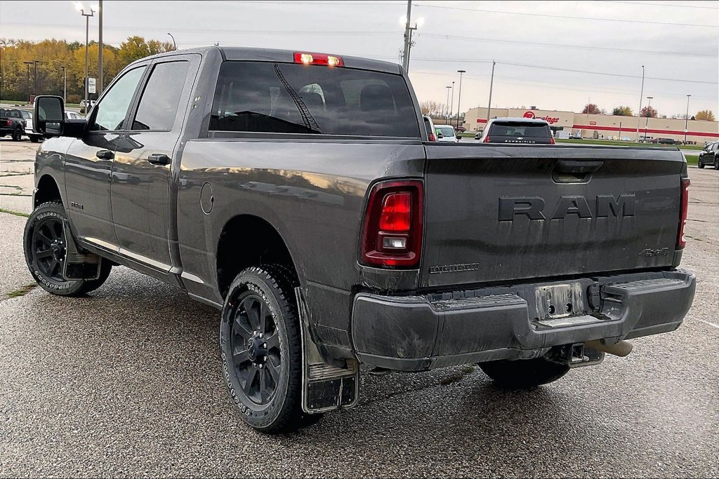 Used 2026 RAM 3500 Big Horn AWD/4WD image 3