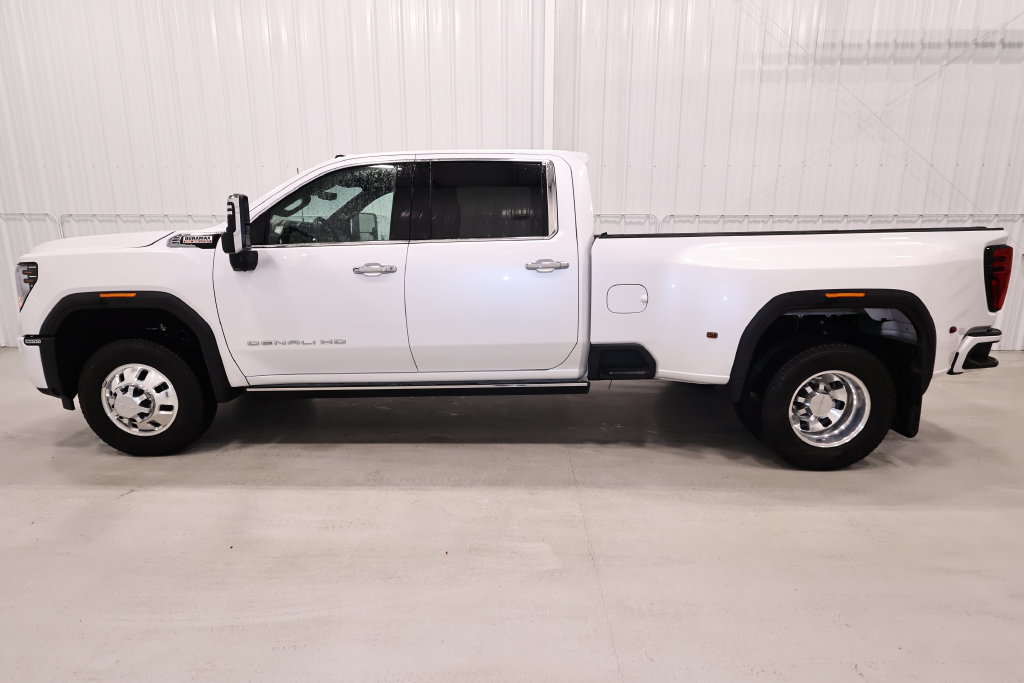 Used 2024 GMC Sierra 3500 Denali w/ Denali Reserve Package AWD/4WD image 7