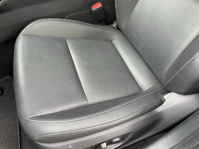 Used 2025 Toyota Prius Limited w/ Limited Premium Package FWD image 24