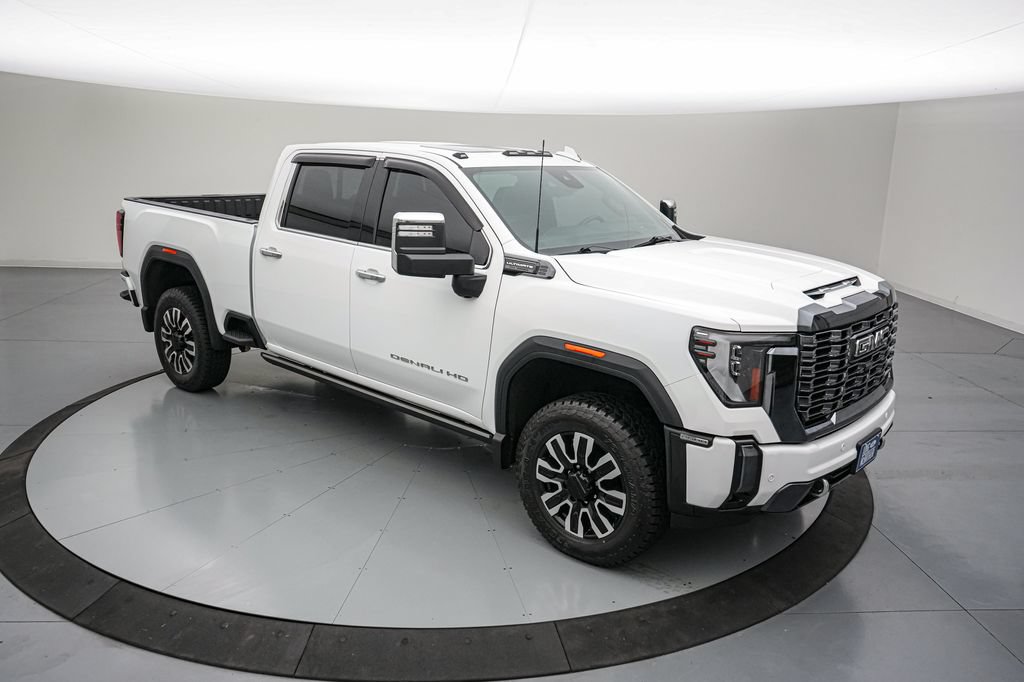 Used 2024 GMC Sierra 2500 Denali Ultimate AWD/4WD image 2
