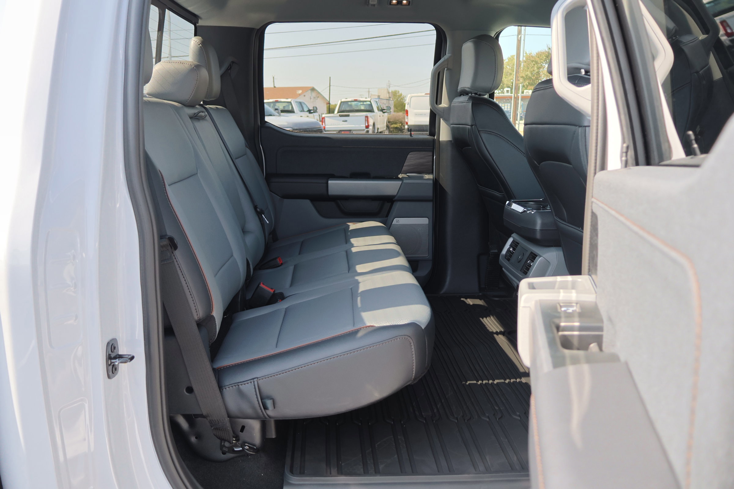 Certified 2025 Ford F150 Lariat w/ Equipment Group 501A Mid image 37