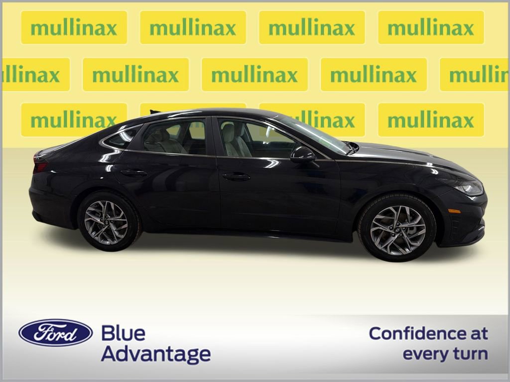 Used 2023 Hyundai Sonata SEL FWD image 2