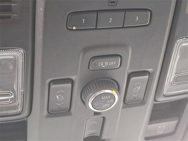 Used 2023 Chevrolet Suburban Z71 w/ Luxury Package image 30