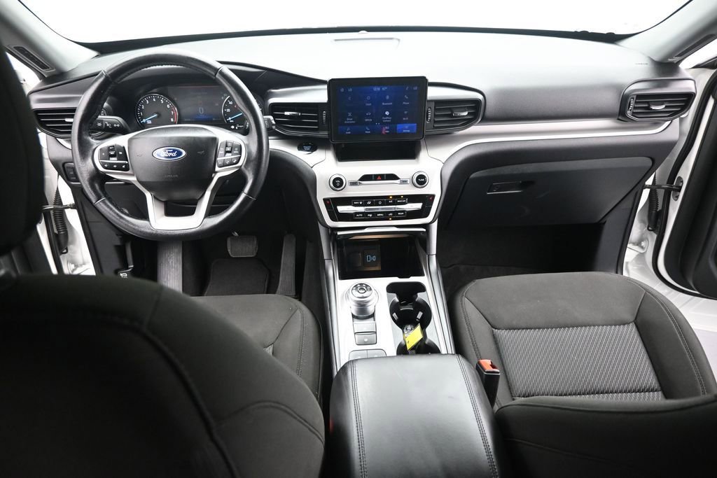 Certified 2023 Ford Explorer XLT RWD image 24