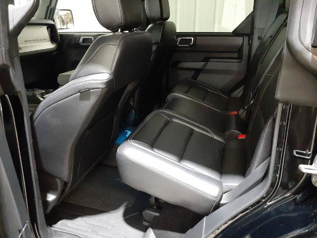 Certified 2025 Ford Bronco Outer Banks w/ Black Appearance Package AWD/4WD image 9