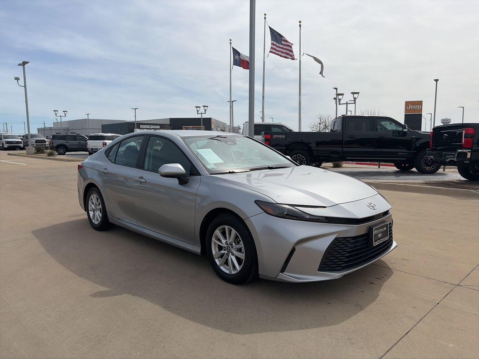 Used 2025 Toyota Camry LE FWD image 7