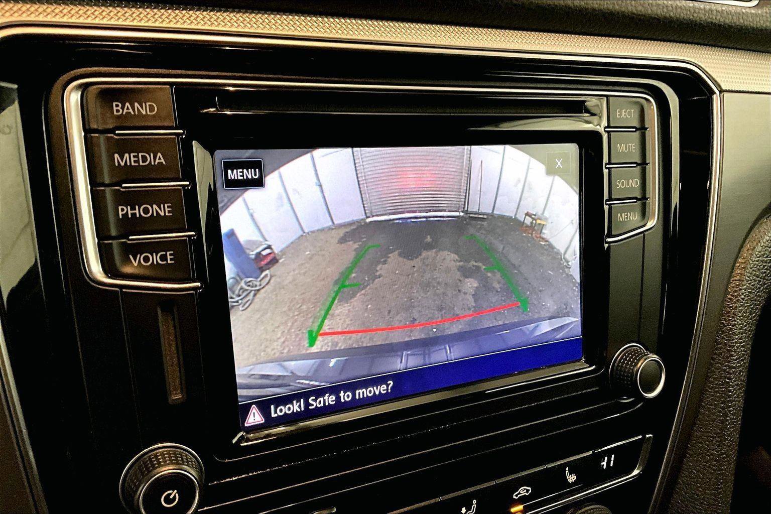 Used 2017 Volkswagen Passat 1.8T R-Line image 20