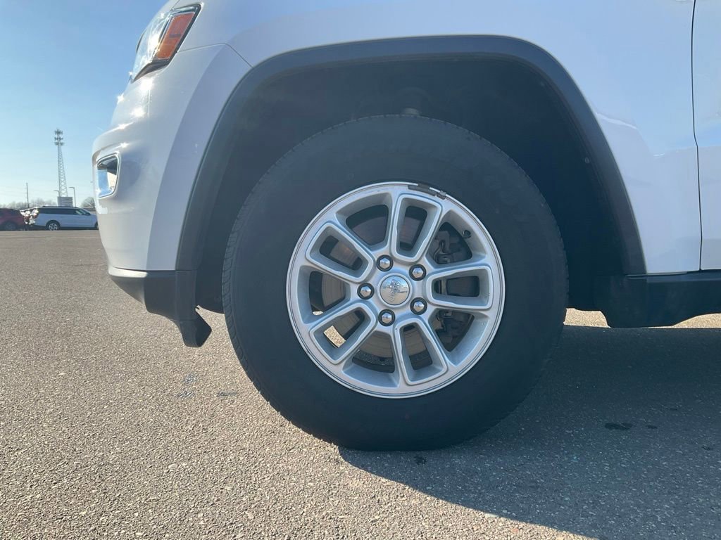 Used 2020 Jeep Grand Cherokee Laredo image 33