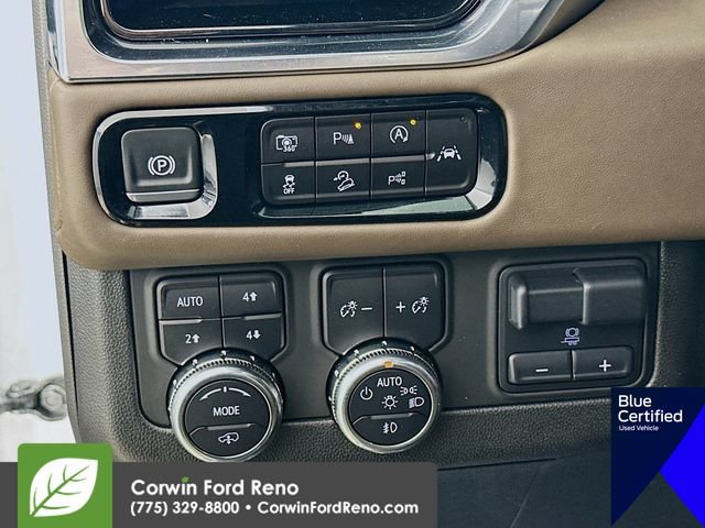Used 2025 GMC Yukon Denali Ultimate AWD/4WD image 13