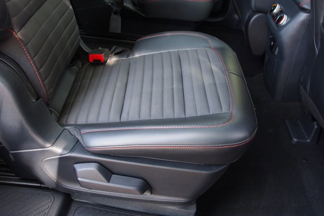 Certified 2025 Ford Explorer ST-Line w/ Premium Package AWD/4WD image 14