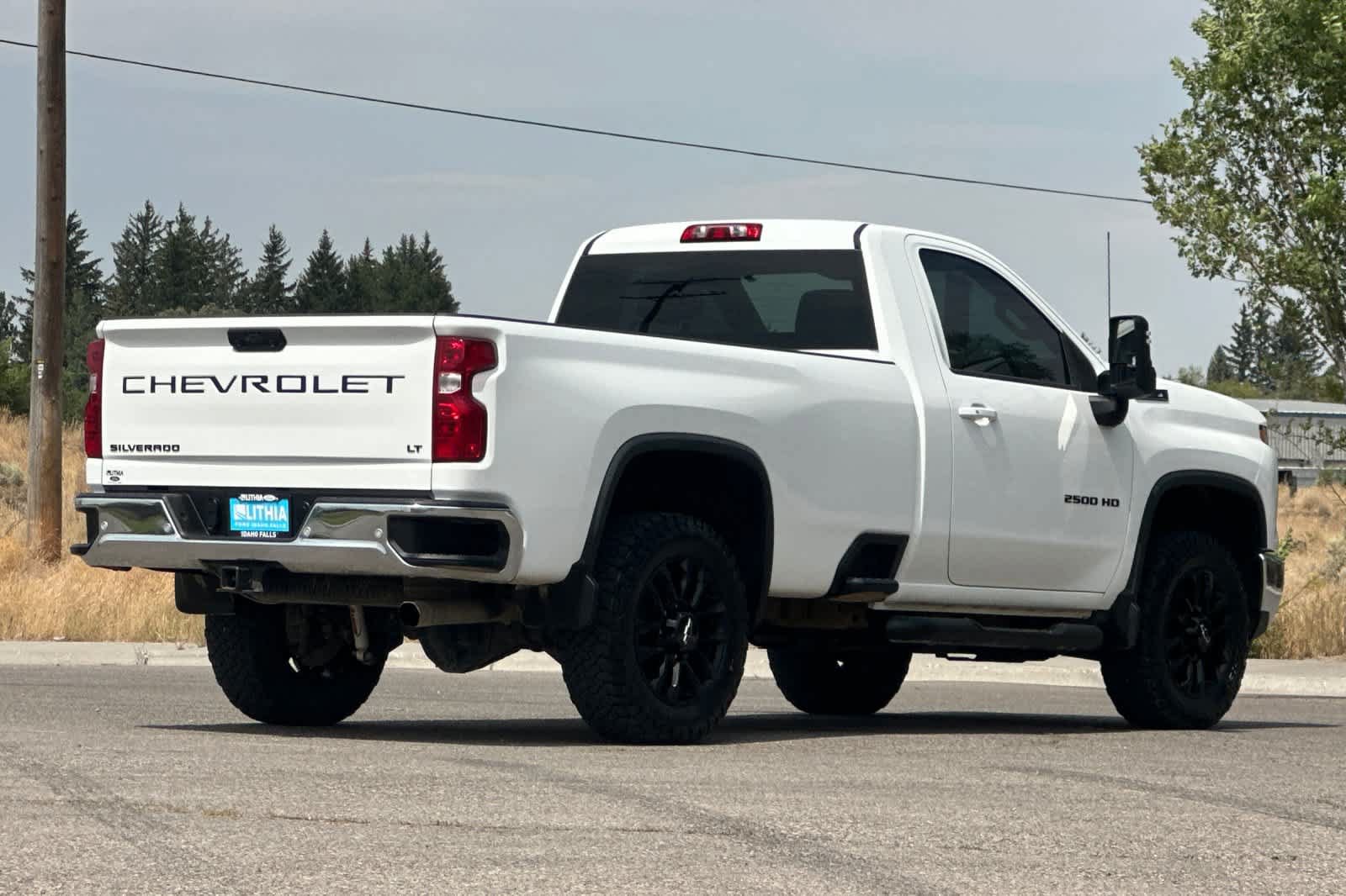 Used 2025 Chevrolet Silverado 2500 LT w/ Convenience Package AWD/4WD image 2