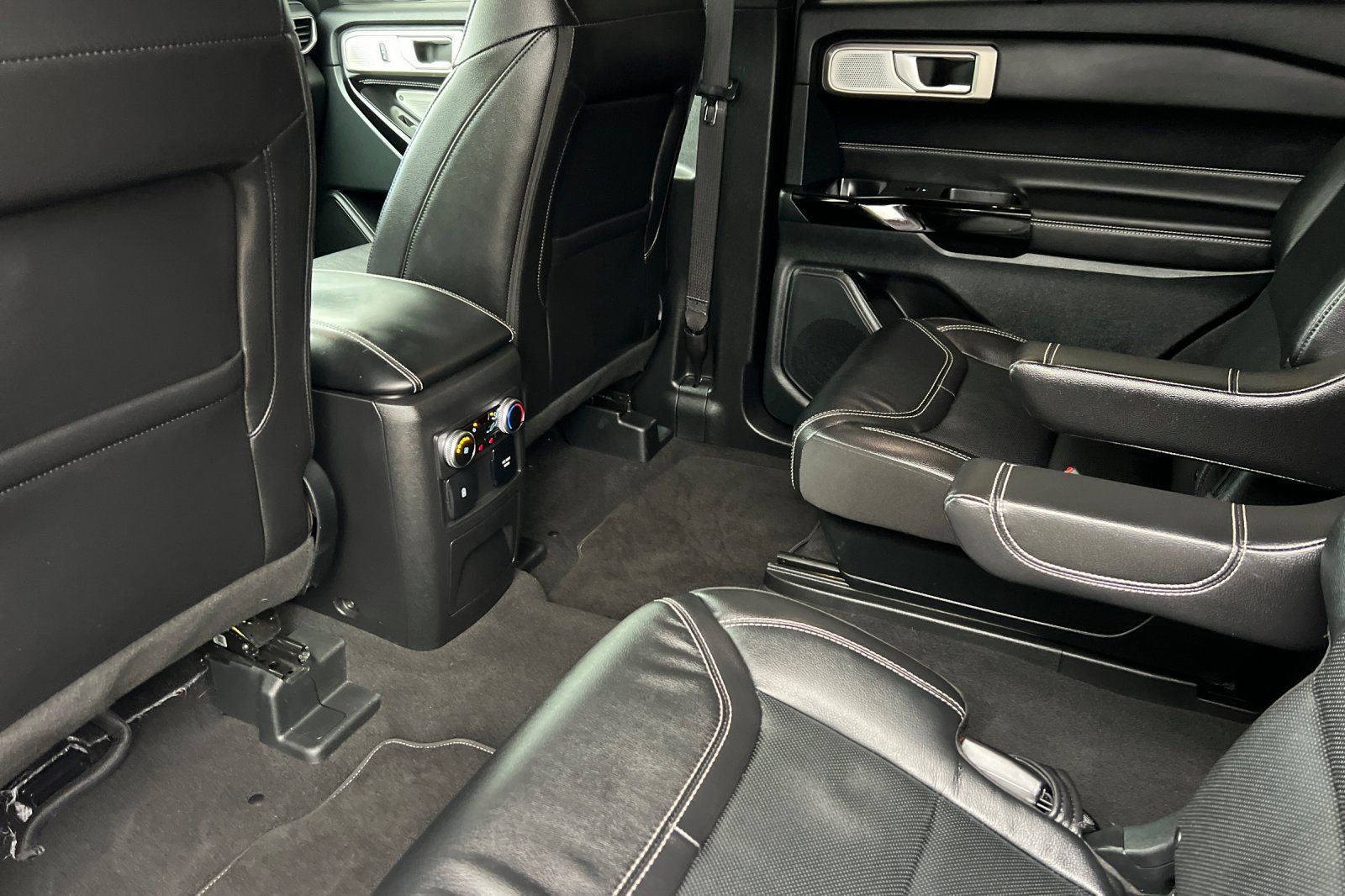 Certified 2024 Ford Explorer ST w/ Equipment Group 401A image 13