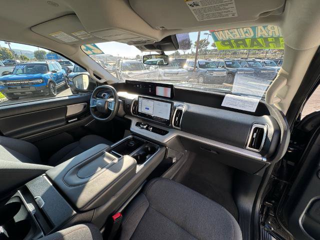 Certified 2025 Ford Expedition Active AWD/4WD image 30