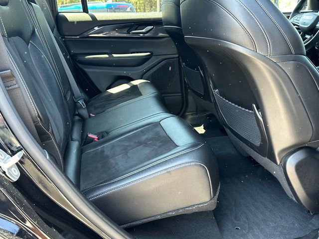 Used 2023 Jeep Grand Cherokee Altitude AWD/4WD image 15