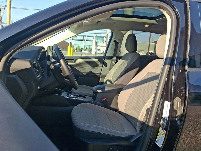 Certified 2022 Ford Escape SE w/ SE Sport Appearance Package AWD/4WD image 16