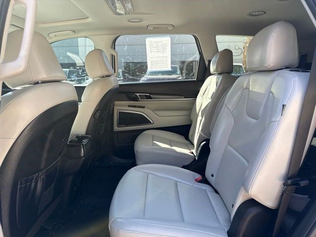 Used 2025 Kia Telluride S AWD/4WD image 13