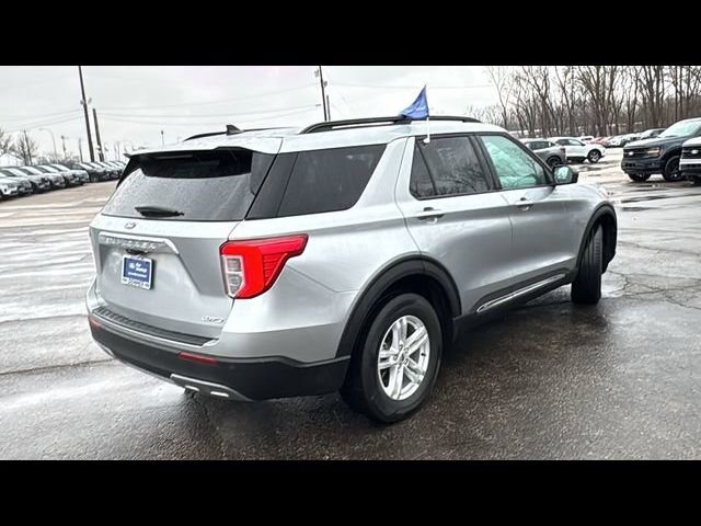 Certified 2023 Ford Explorer XLT w/ Equipment Group 202A AWD/4WD image 4
