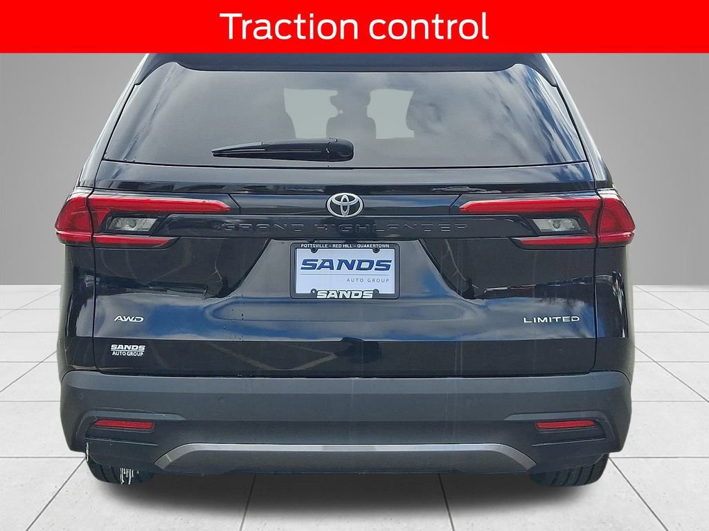 Used 2024 Toyota Grand Highlander Limited image 3