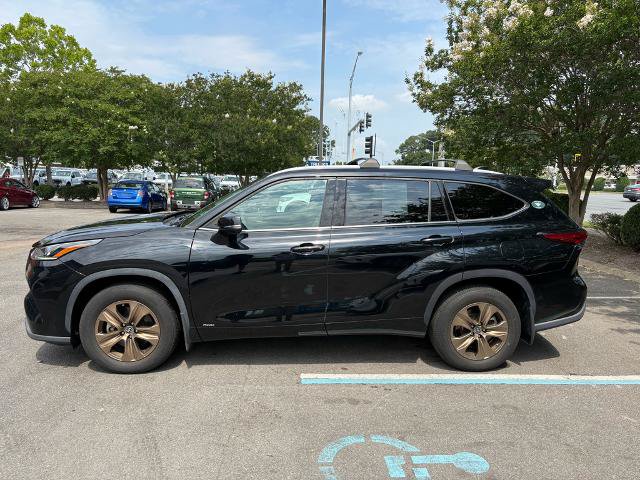 Used 2022 Toyota Highlander Bronze Edition AWD/4WD image 8