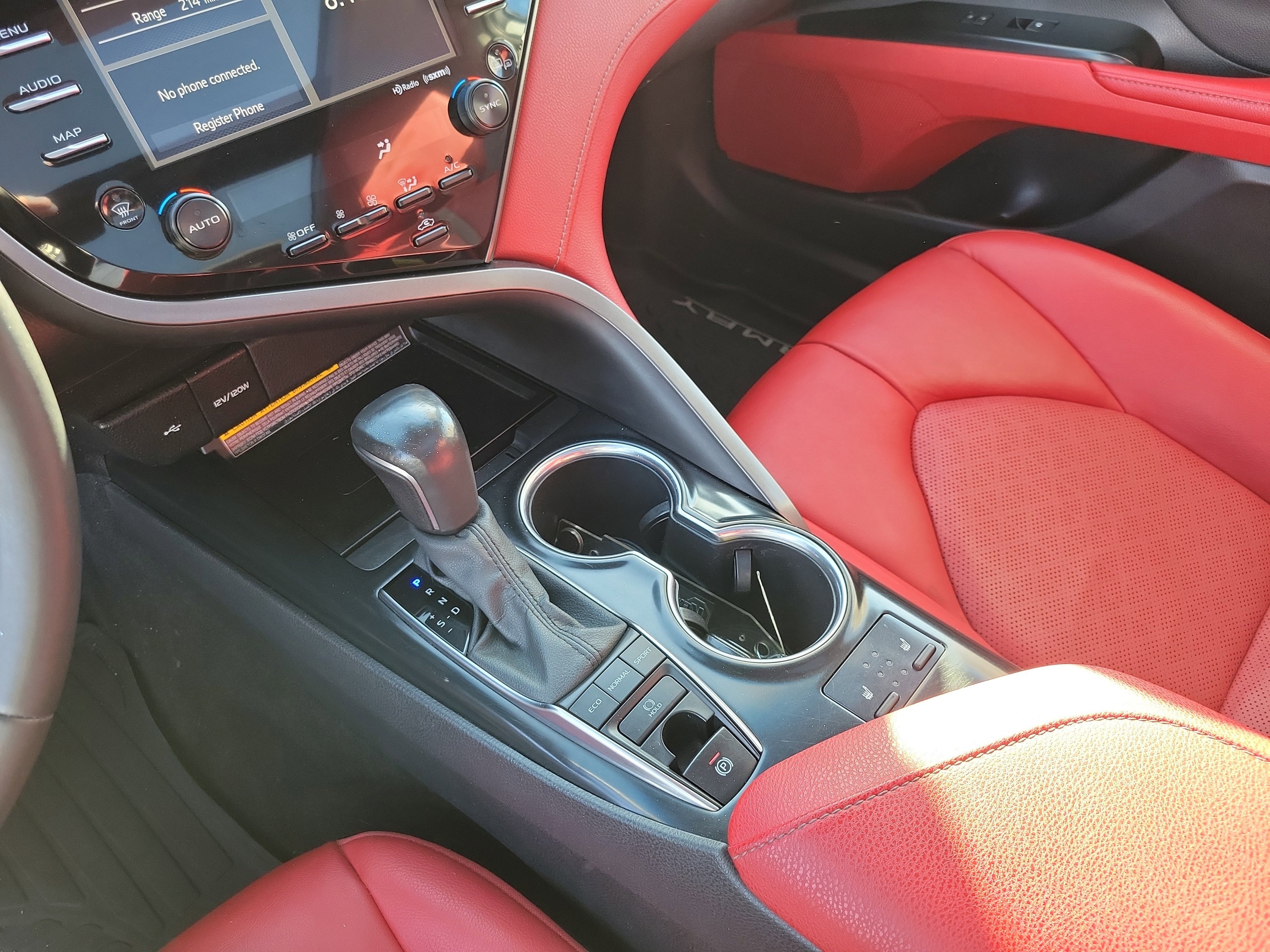 Used 2020 Toyota Camry XSE FWD image 9