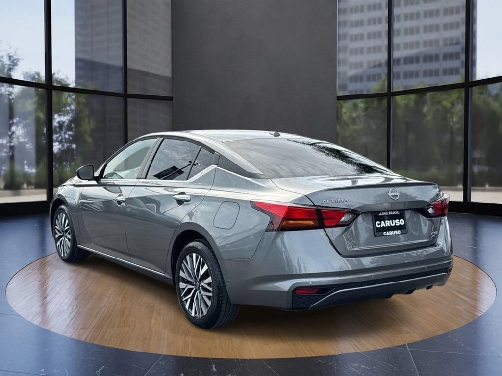Used 2023 Nissan Altima 2.5 SV AWD/4WD image 4