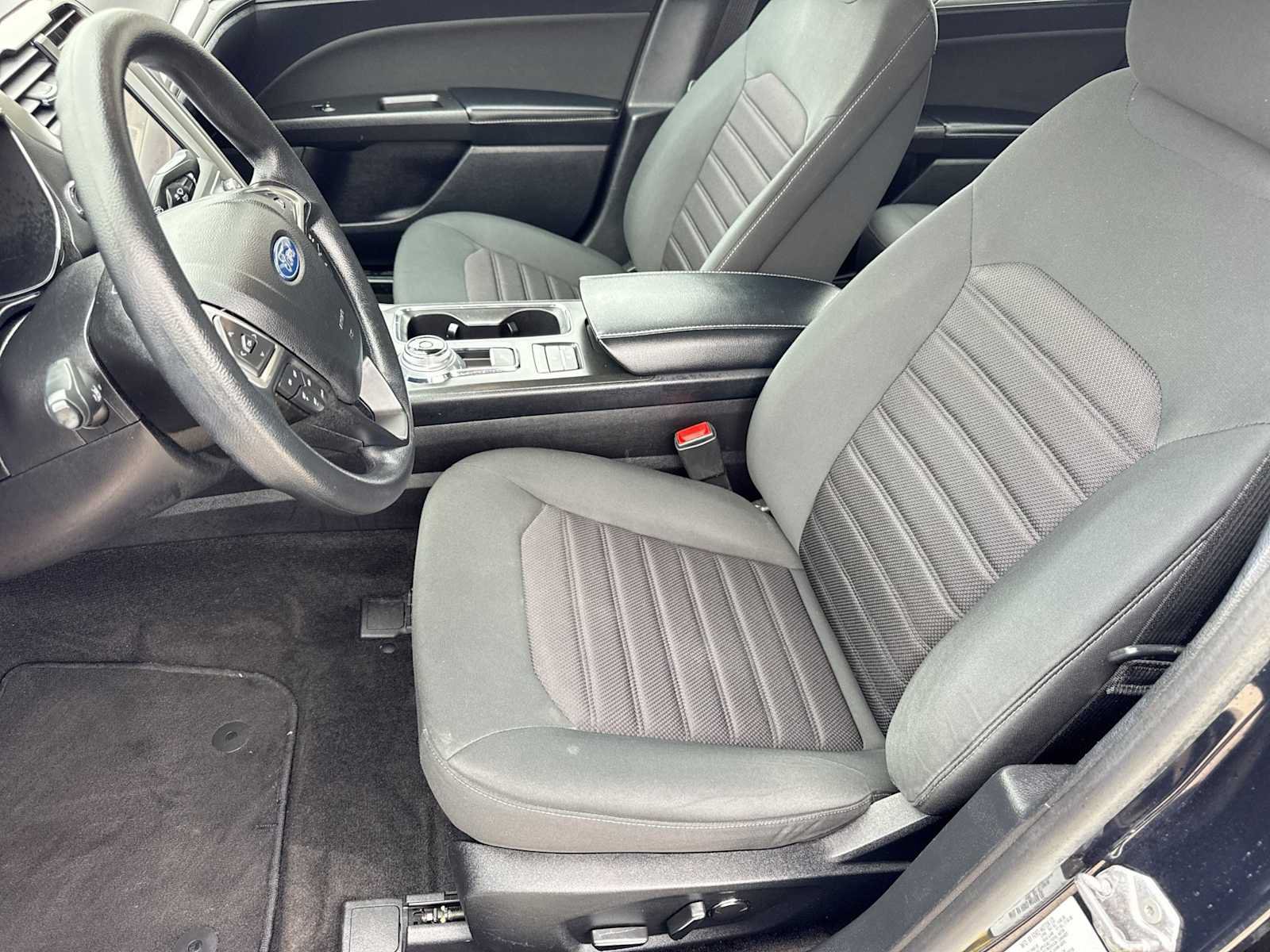 Certified 2020 Ford Fusion SE FWD image 16