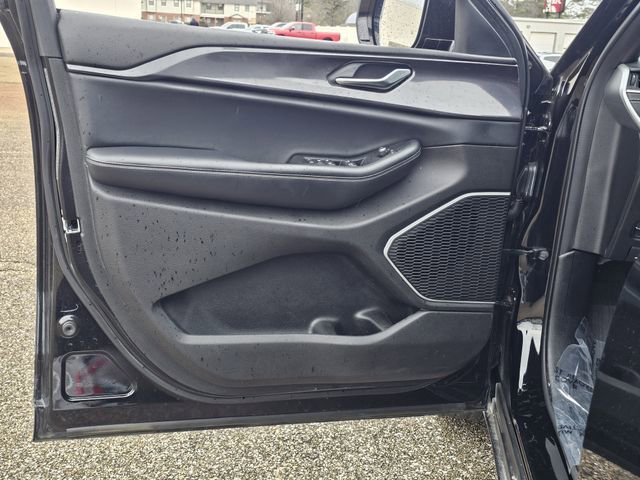 Used 2022 Jeep Grand Cherokee L Altitude image 15