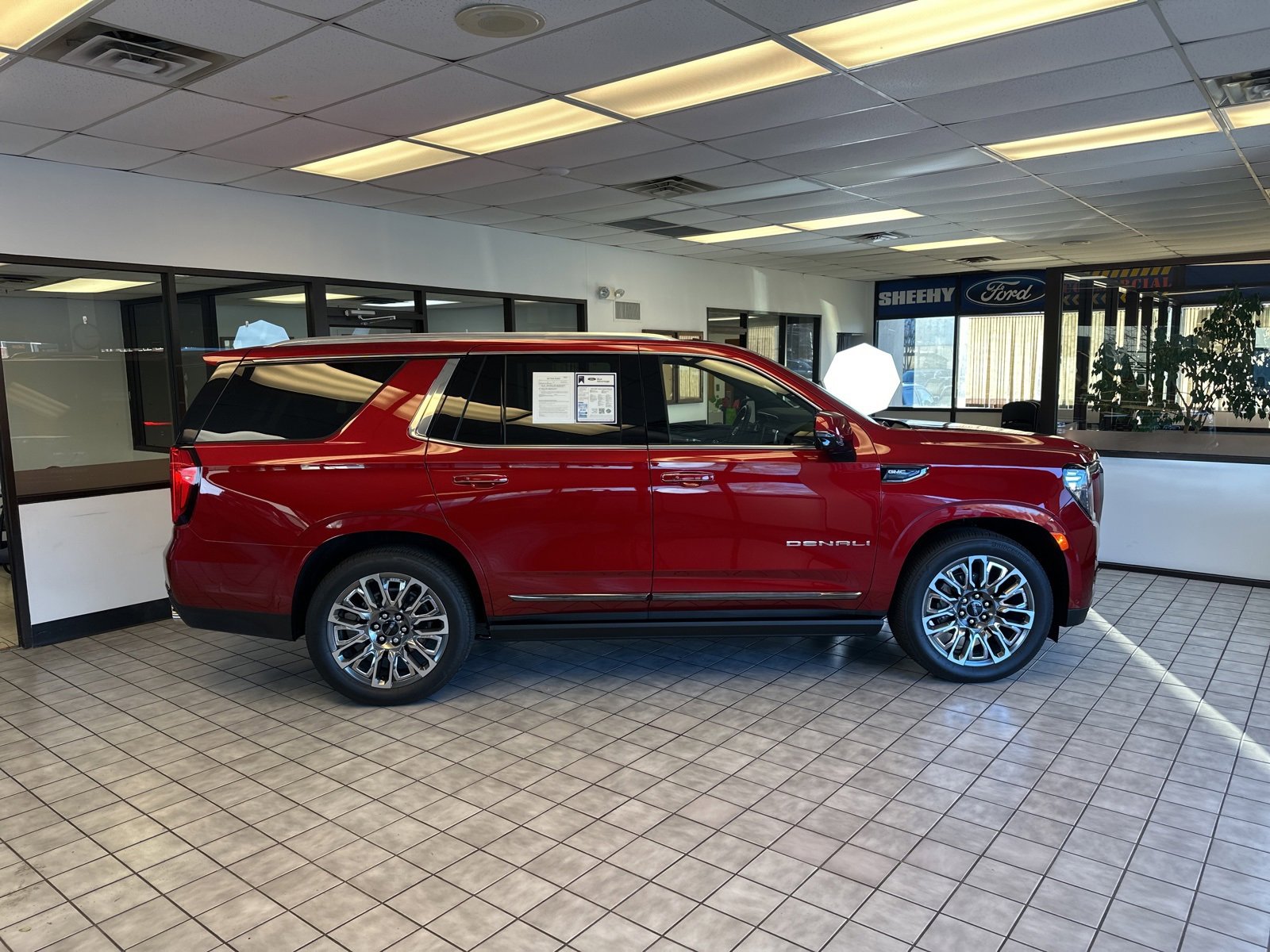 Used 2024 GMC Yukon Denali Ultimate w/ LPO, Floor Liner Package image 6