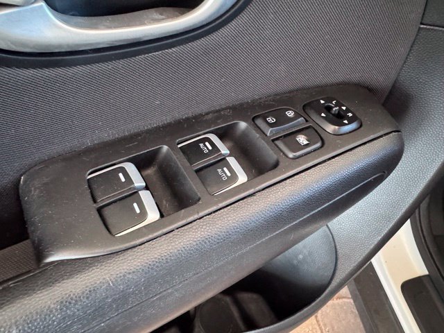 Used 2018 Kia Soul + FWD image 9