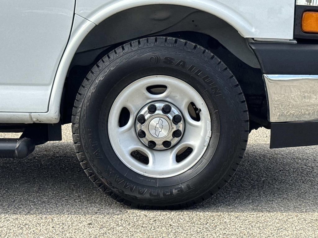 Used 2019 Chevrolet Express 2500 LT w/ LT Preferred Equipment Group image 27