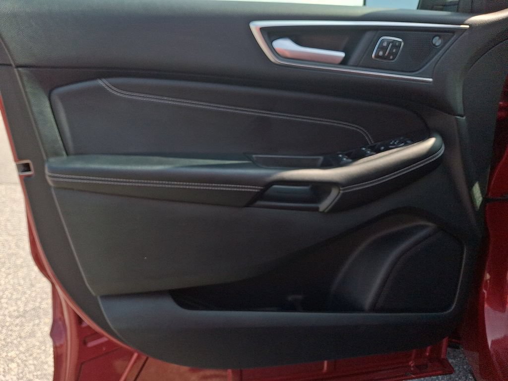 Certified 2024 Ford Edge Titanium AWD/4WD image 12