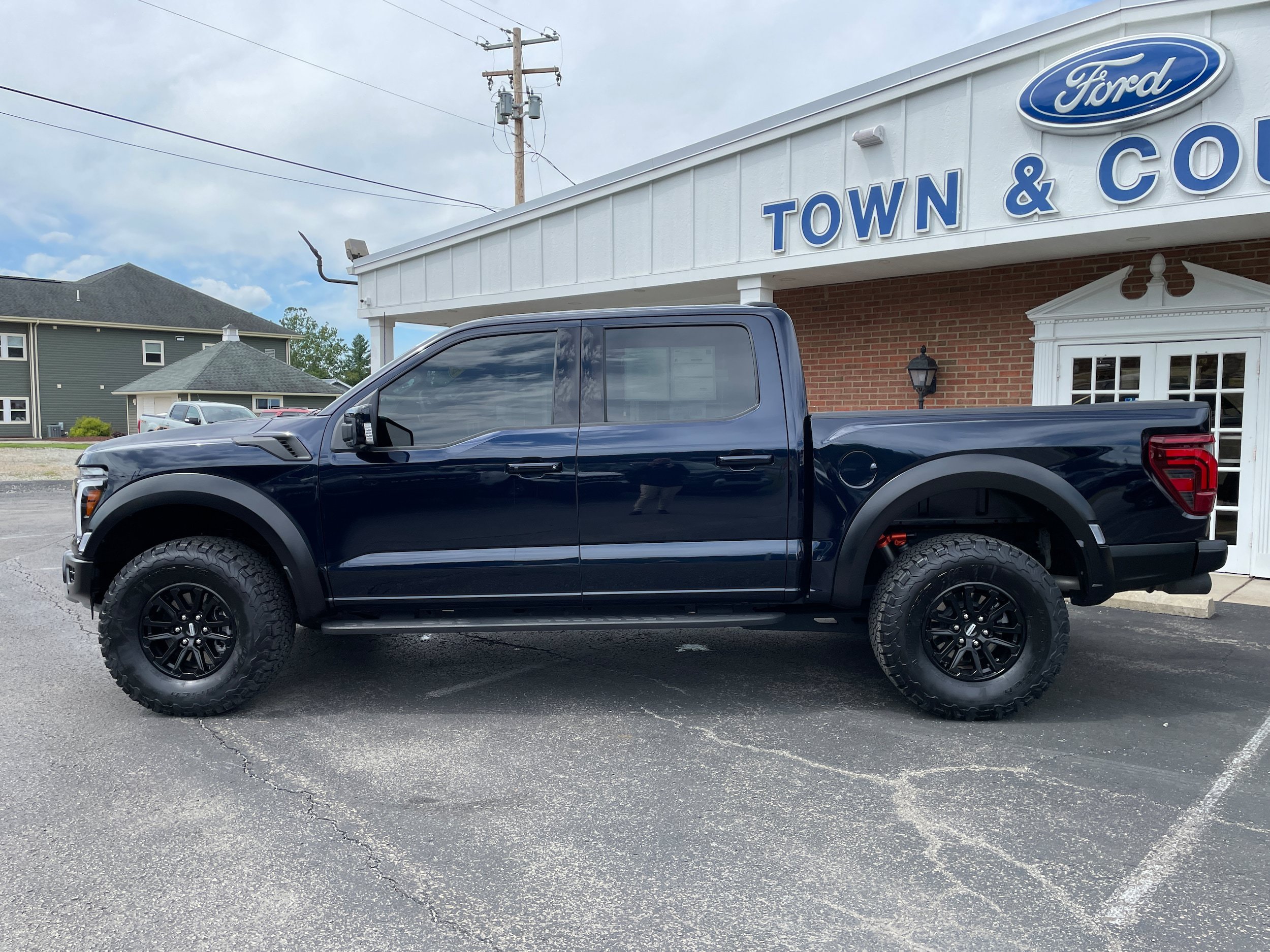 Certified 2025 Ford F150 Raptor AWD/4WD image 10
