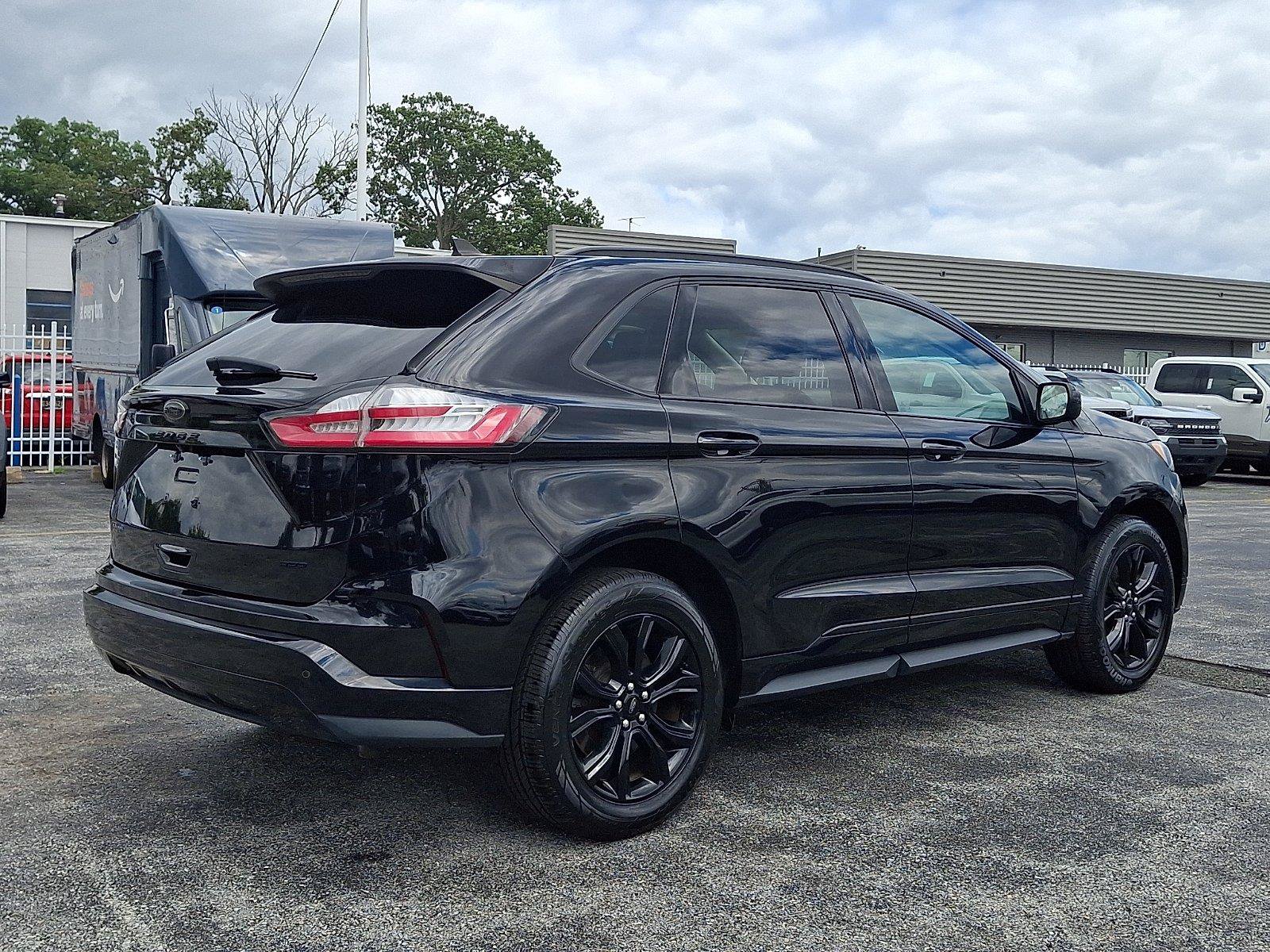 Certified 2022 Ford Edge SE w/ Black Appearance Package AWD/4WD image 6