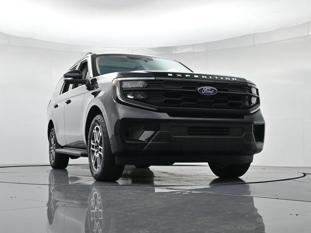 Certified 2025 Ford Expedition Active AWD/4WD image 39