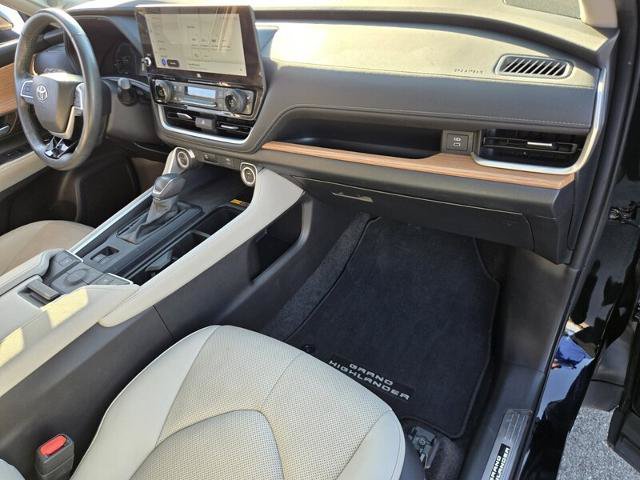 Used 2024 Toyota Grand Highlander AWD Hybrid image 19