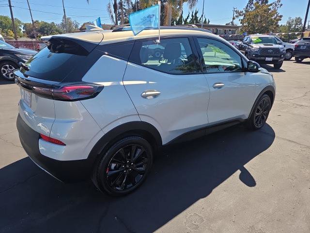 Used 2023 Chevrolet Bolt EUV LT w/ Convenience Package FWD image 5
