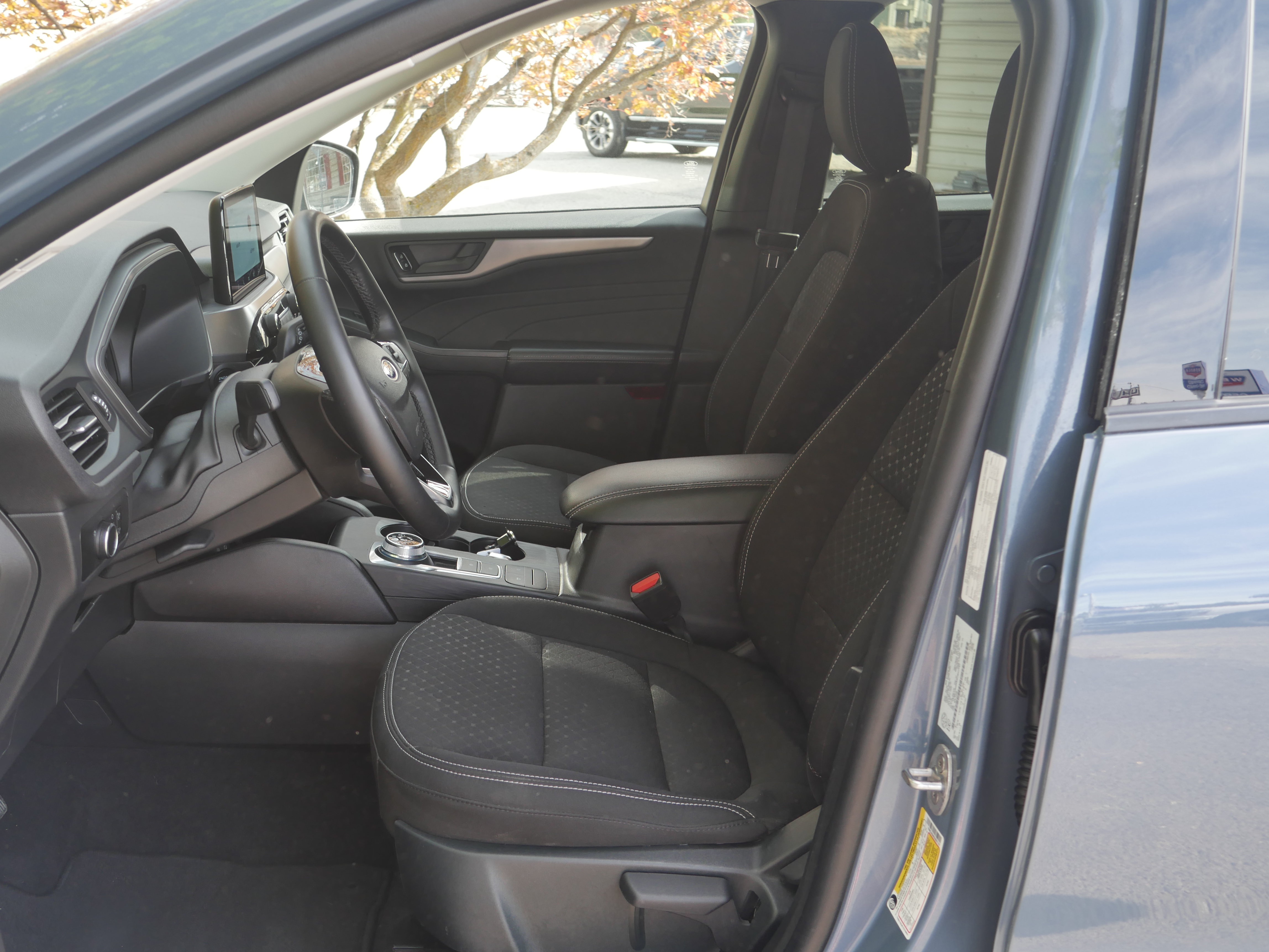 Certified 2025 Ford Escape Active AWD/4WD image 3