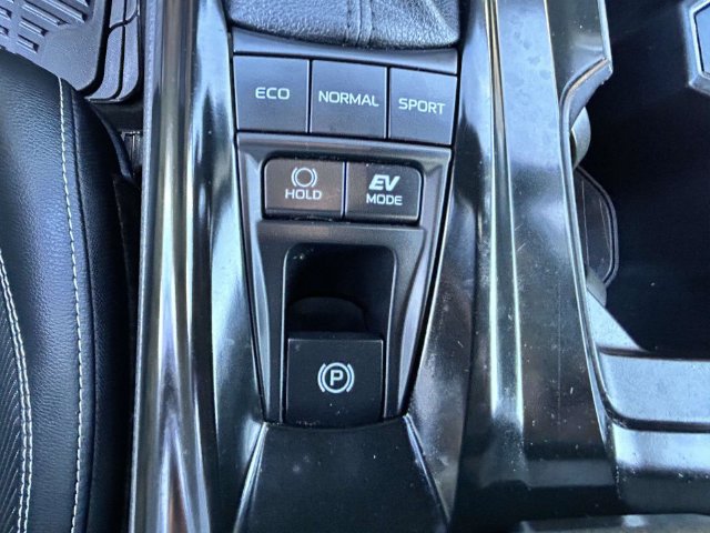 Used 2025 Toyota Camry SE FWD image 27