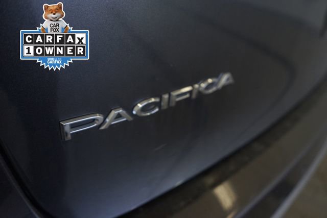 Used 2023 Chrysler Pacifica Touring-L FWD image 13