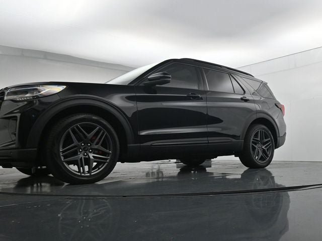 Certified 2025 Ford Explorer ST AWD/4WD image 36