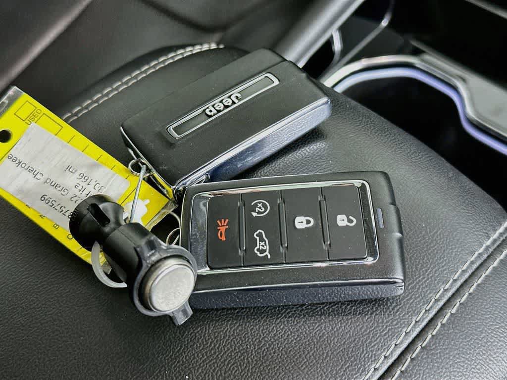 Used 2022 Jeep Grand Cherokee Limited 4xe w/ Luxury Tech Group II AWD/4WD image 25