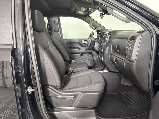 Used 2025 Chevrolet Silverado 1500 Custom Trail Boss AWD/4WD image 4