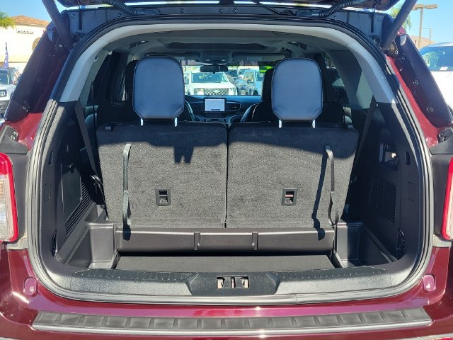 Certified 2022 Ford Explorer XLT w/ Equipment Group 202A RWD image 28