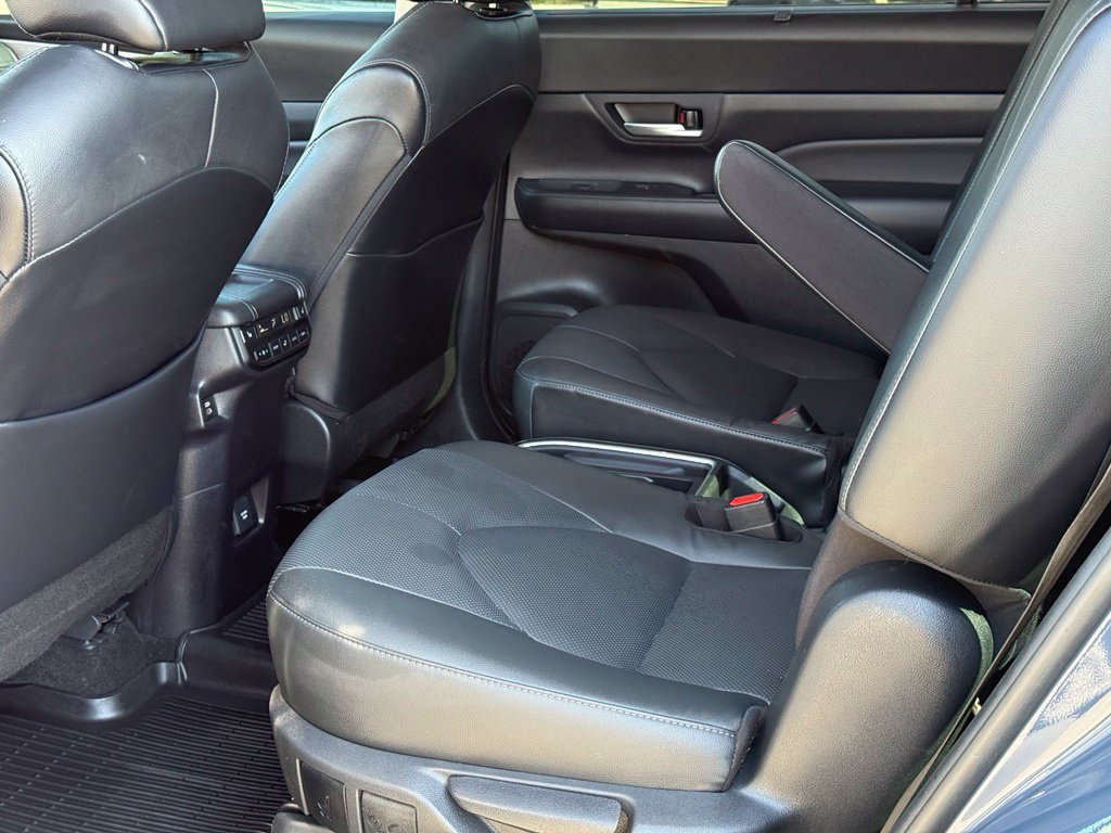Used 2024 Toyota Grand Highlander AWD image 8