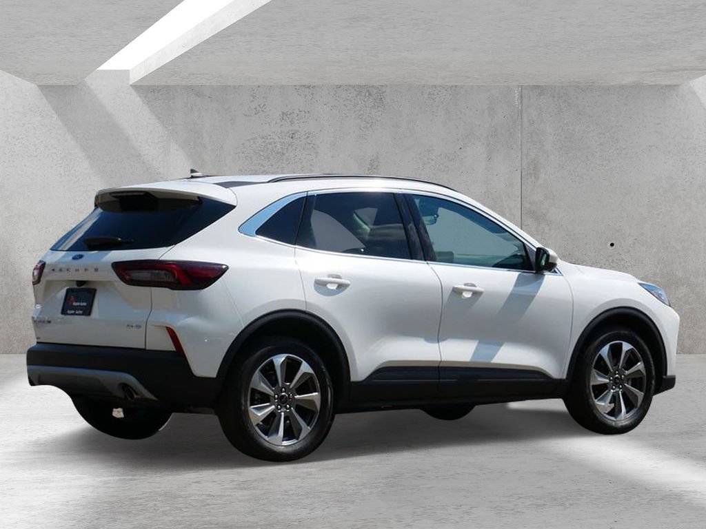 Certified 2023 Ford Escape Platinum AWD/4WD image 3