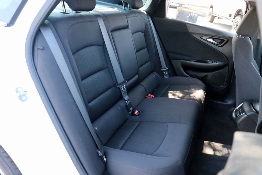 Used 2025 Chevrolet Malibu LT image 29