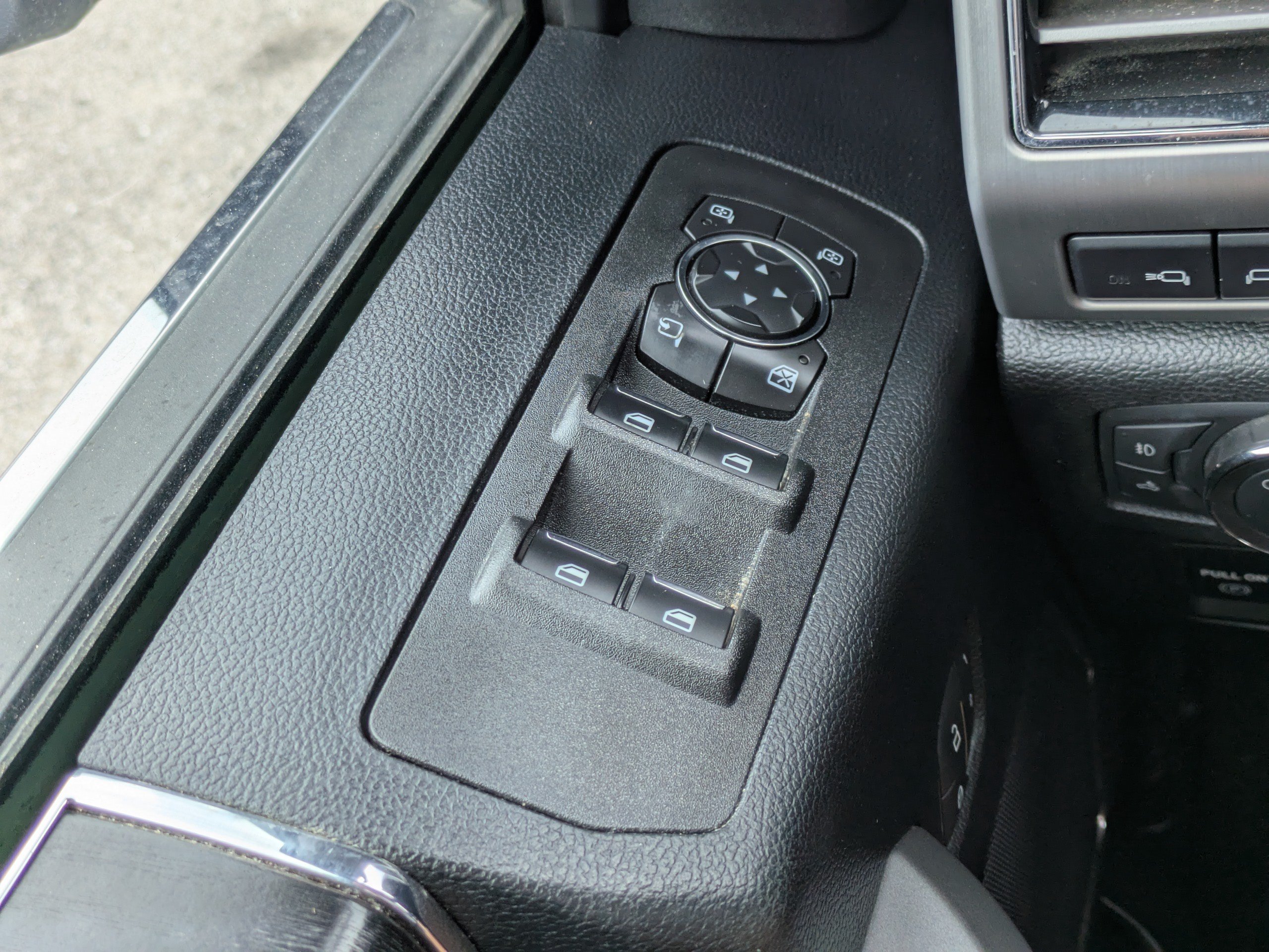 Certified 2019 Ford F150 Platinum w/ Equipment Group 701A Luxury AWD/4WD image 19